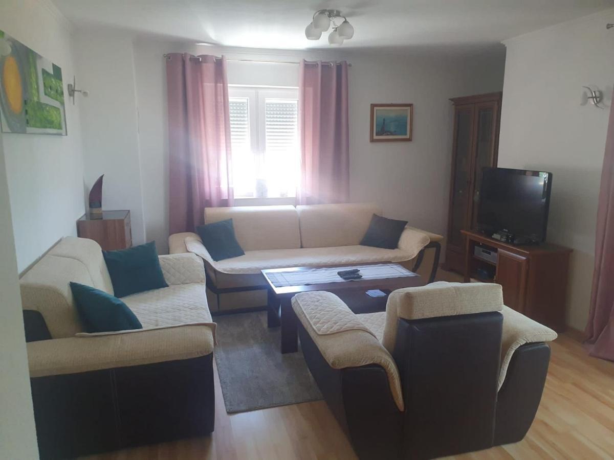 Апартаменти Apartman Jaca Лівно Екстер'єр фото