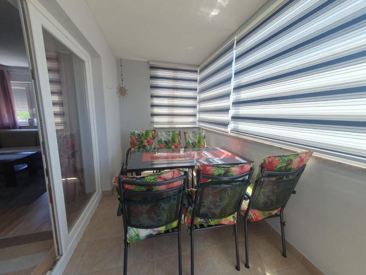 Апартаменти Apartman Jaca Лівно Екстер'єр фото