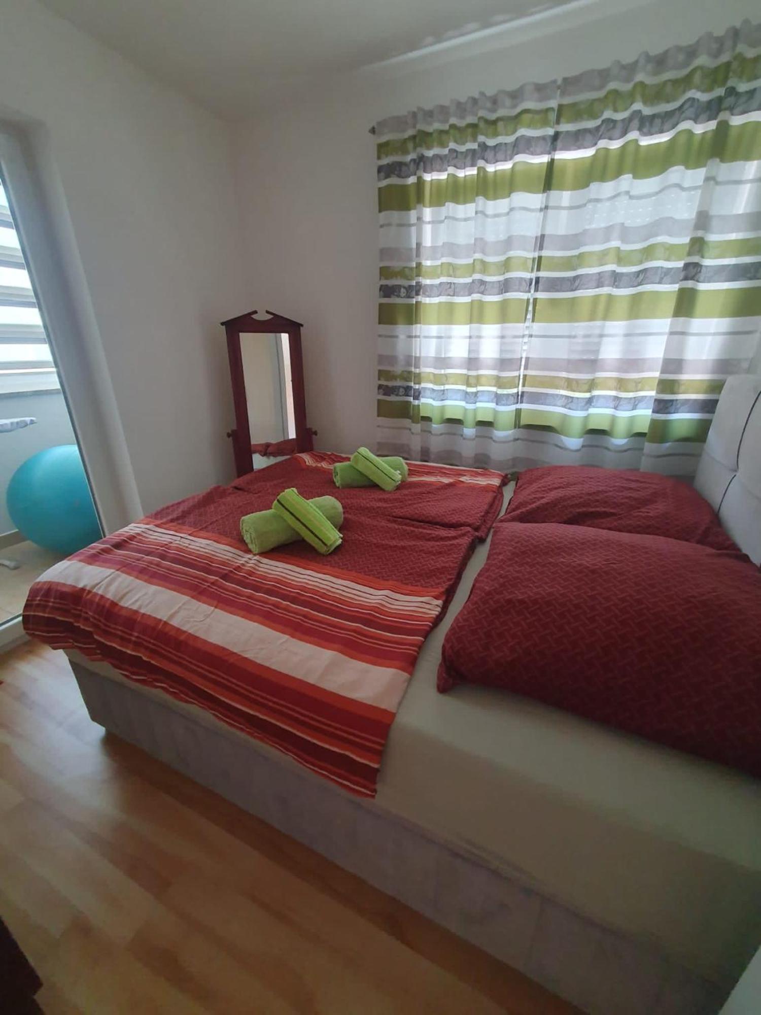 Апартаменти Apartman Jaca Лівно Екстер'єр фото